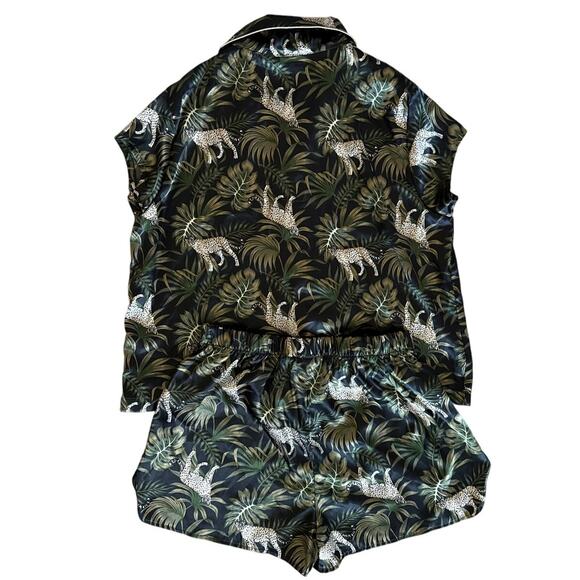 Tommy Bahama Sleepwear Jungle Leopard Print Silky Pajama Shortie Set Size Small - Picture 3 of 8